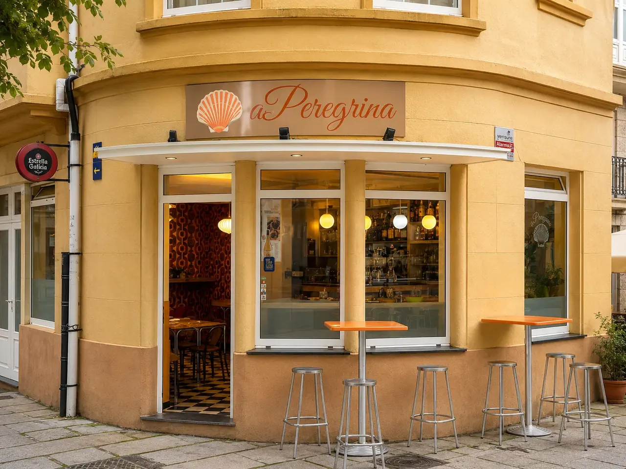 Fachada de aPeregrina en la Rúa San Francisco, Ferrol Vello